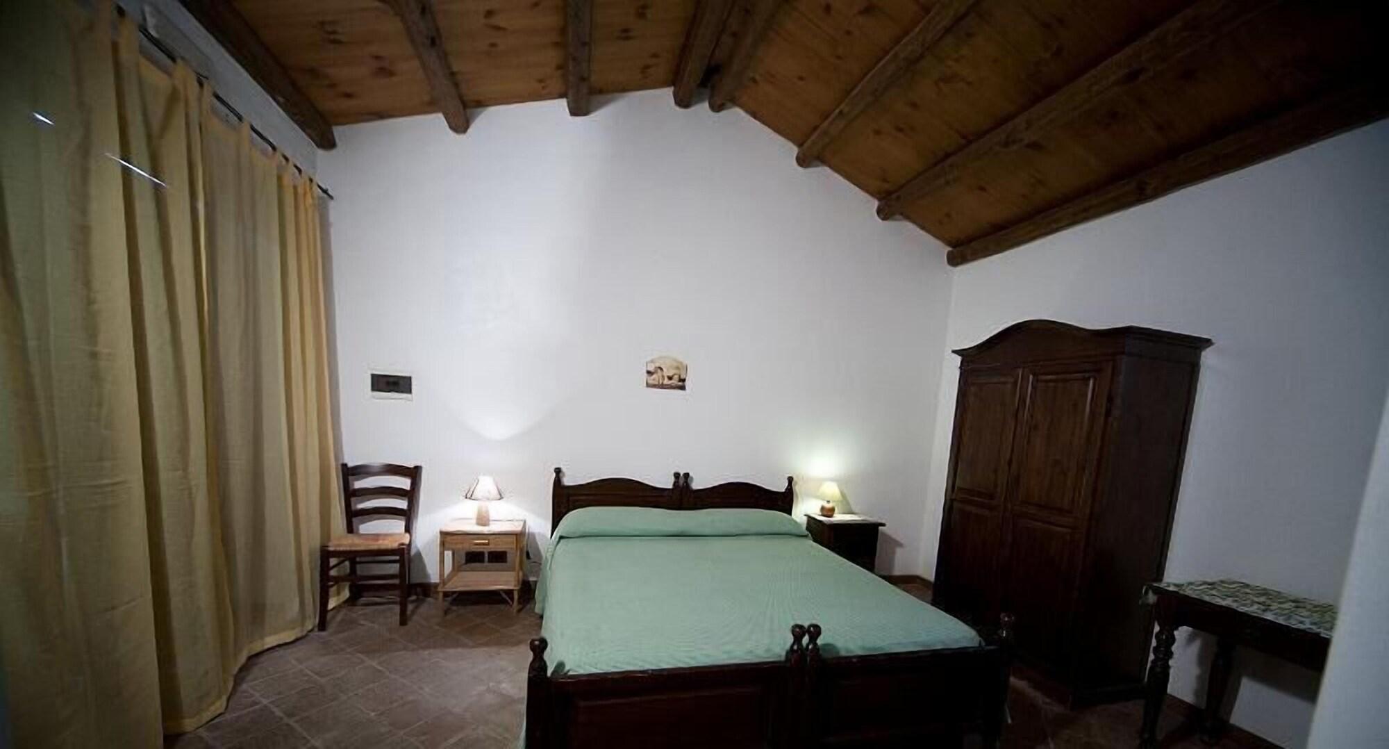 Agriturismo Sant'Agata Piana Degli Albanesi Exterior photo