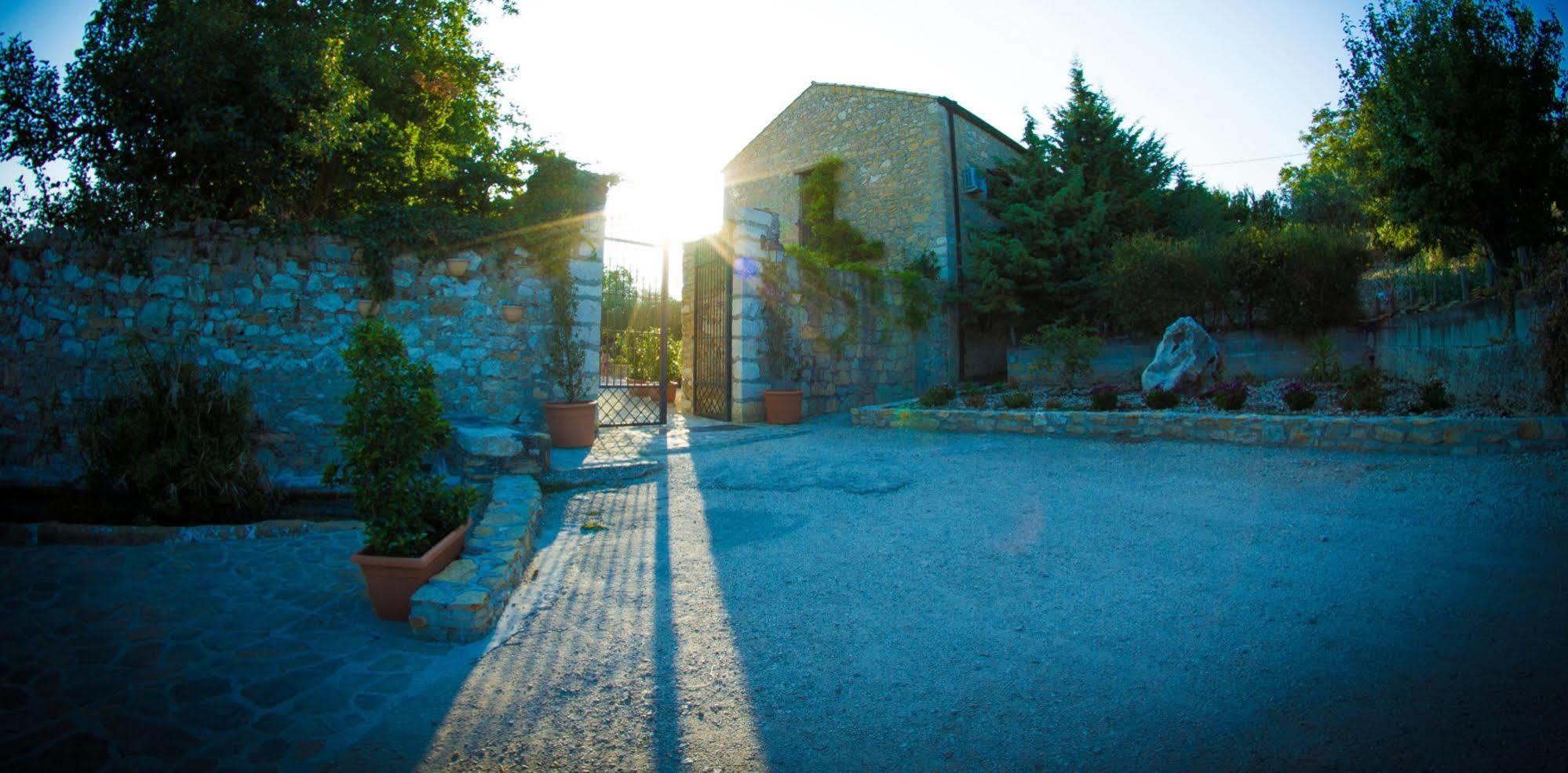 Agriturismo Sant'Agata Piana Degli Albanesi Exterior photo