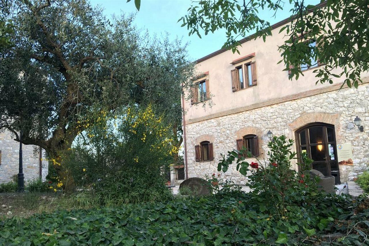 Agriturismo Sant'Agata Piana Degli Albanesi Exterior photo