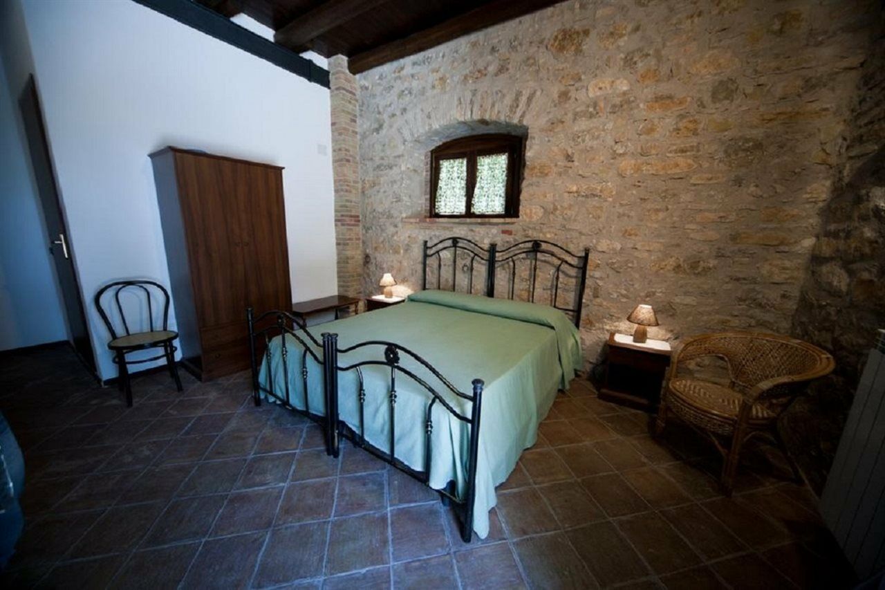 Agriturismo Sant'Agata Piana Degli Albanesi Exterior photo